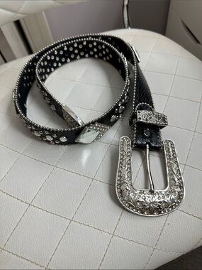 Embellished Black Leather Western-Style Belt with Ornate Silver Buckle